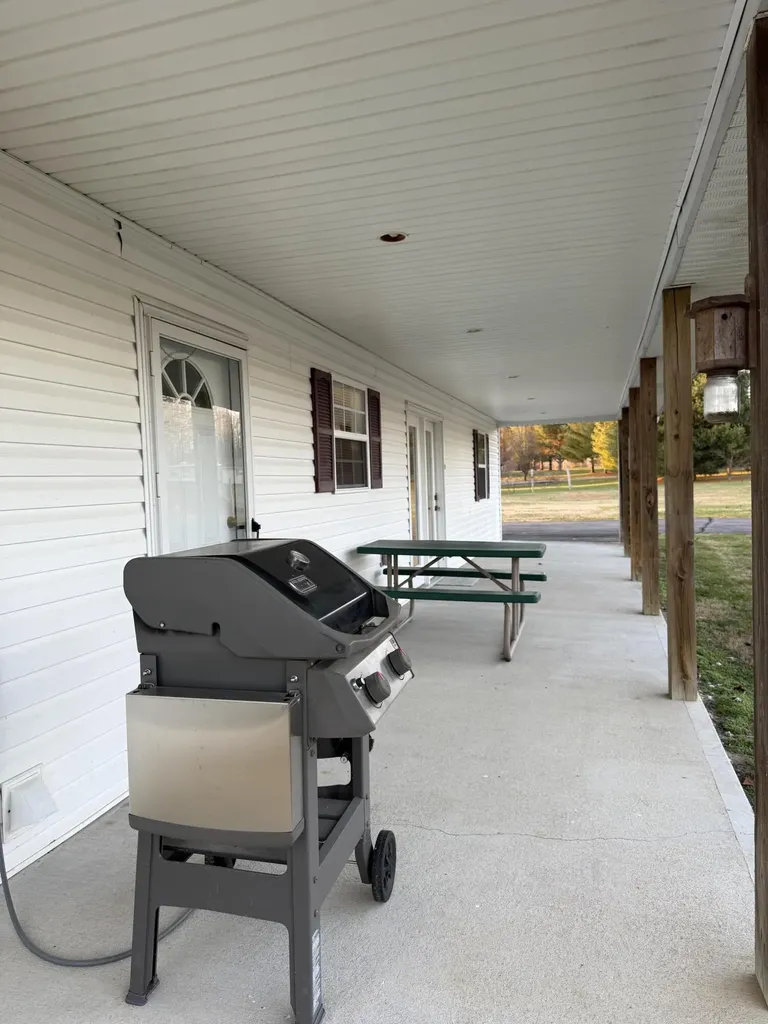 257 Johnny Bernard Lp Russell Springs KY 42642