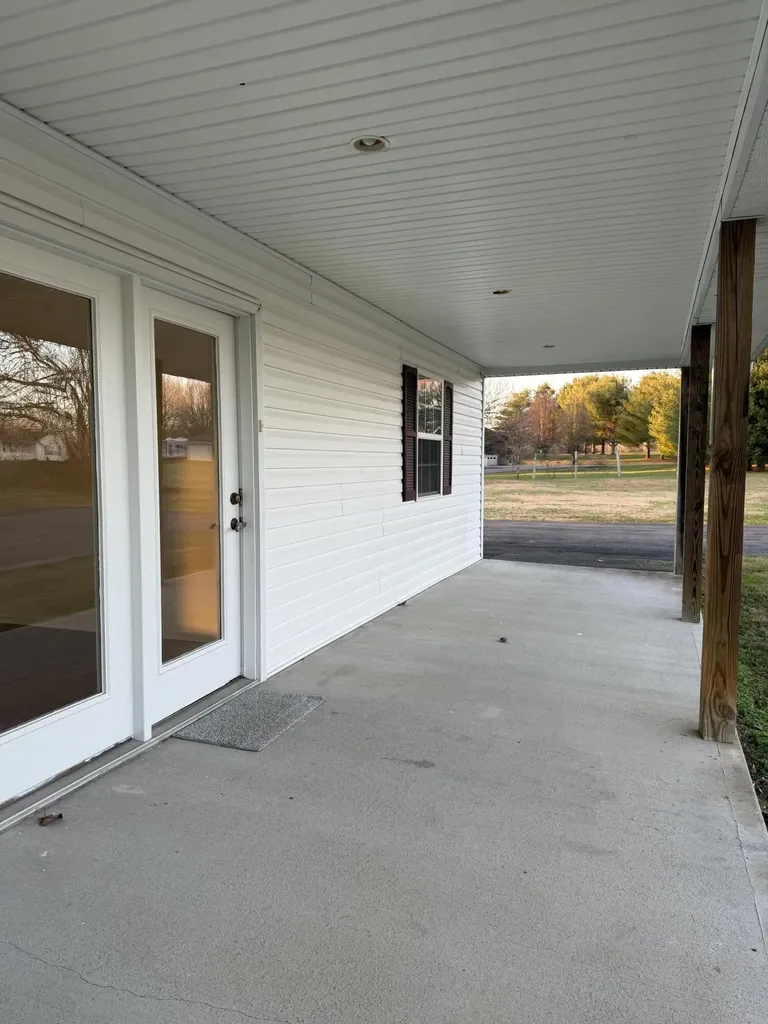 257 Johnny Bernard Lp Russell Springs KY 42642