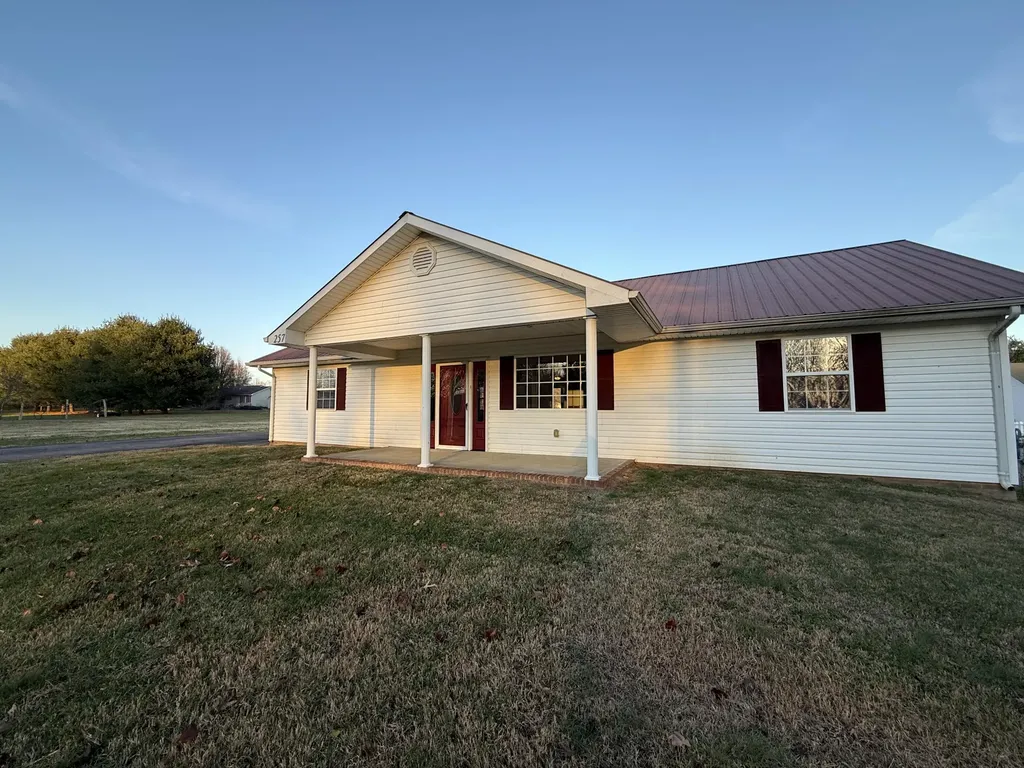 257 Johnny Bernard Lp Russell Springs KY 42642