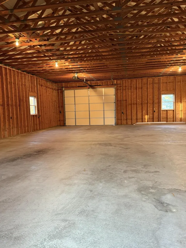 257 Johnny Bernard Lp Russell Springs KY 42642