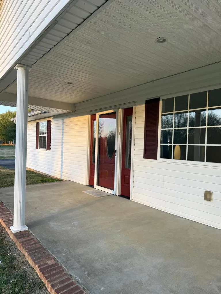 257 Johnny Bernard Lp Russell Springs KY 42642