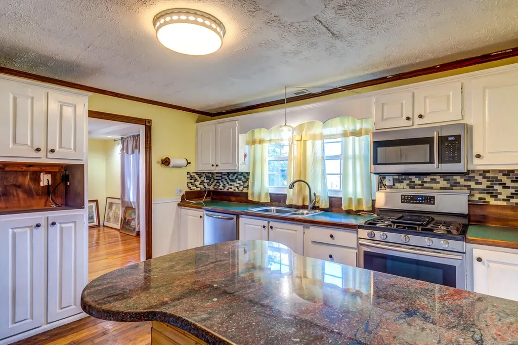 4481 Athens Boonesboro Road Lexington KY 40509
