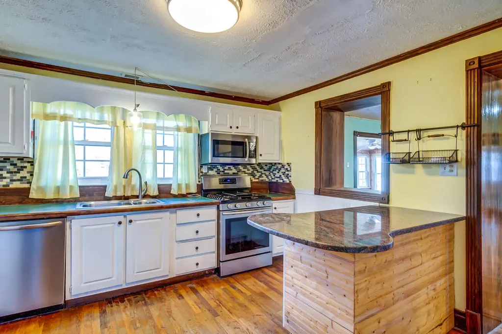 4481 Athens Boonesboro Road Lexington KY 40509