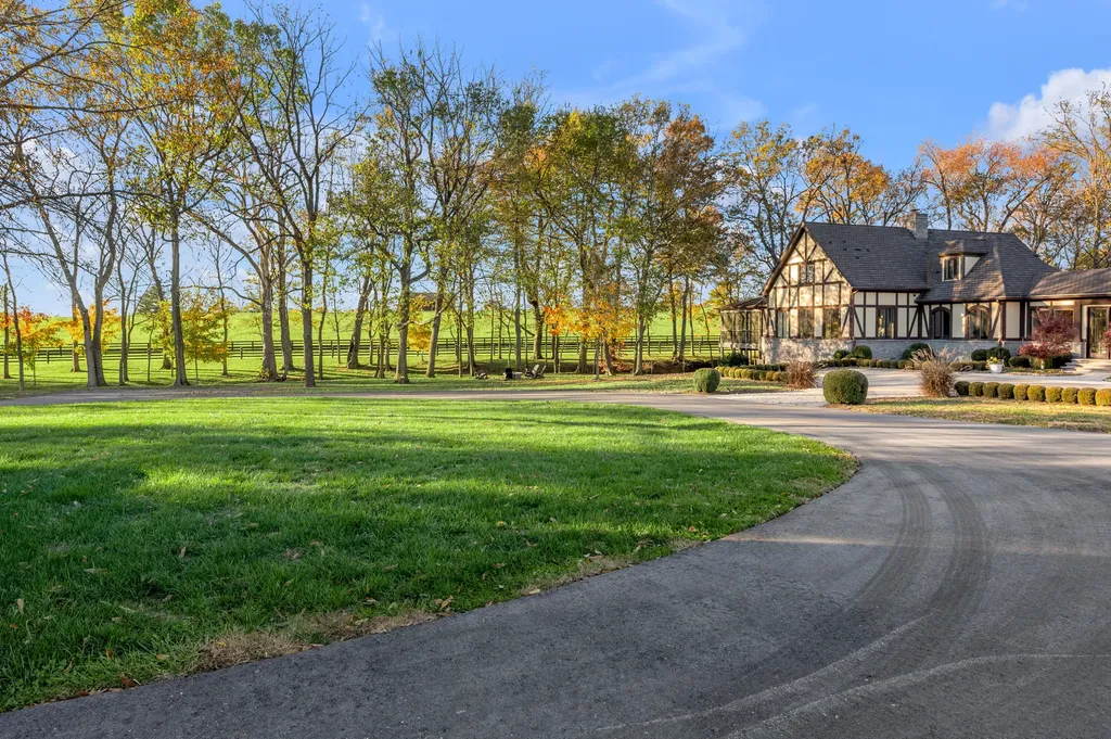 169 Muir Lane Georgetown KY 40324