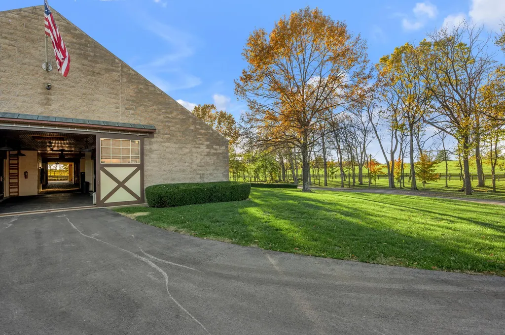 169 Muir Lane Georgetown KY 40324