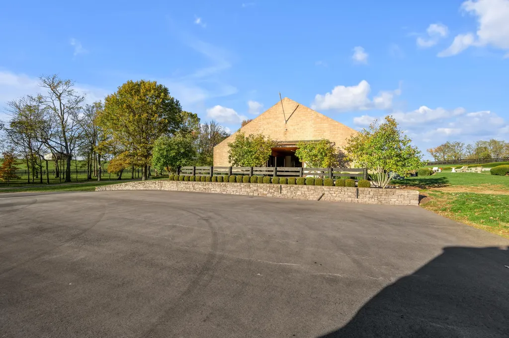 169 Muir Lane Georgetown KY 40324