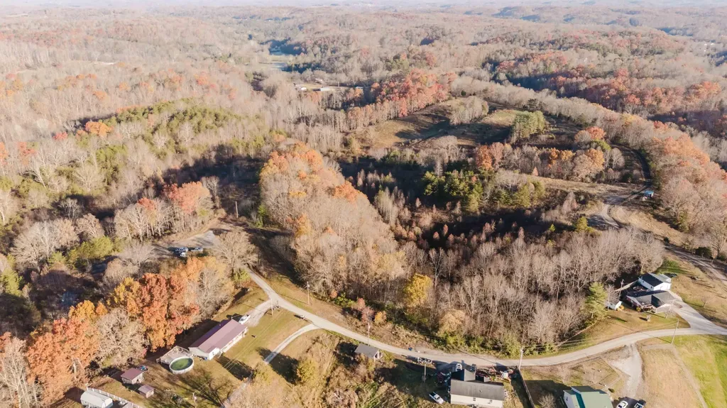15 Lori Drive Irvine KY 40336