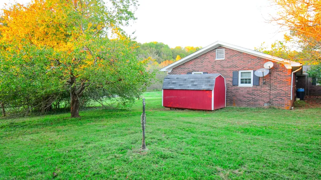 1051 Drydock Road Lawrenceburg KY 40342