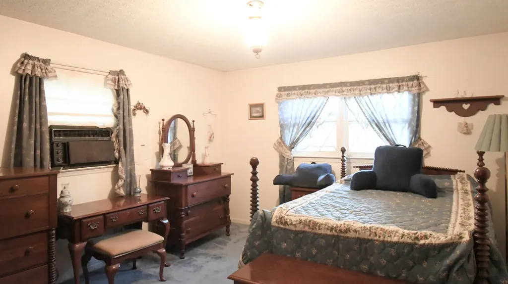 1051 Drydock Road Lawrenceburg KY 40342