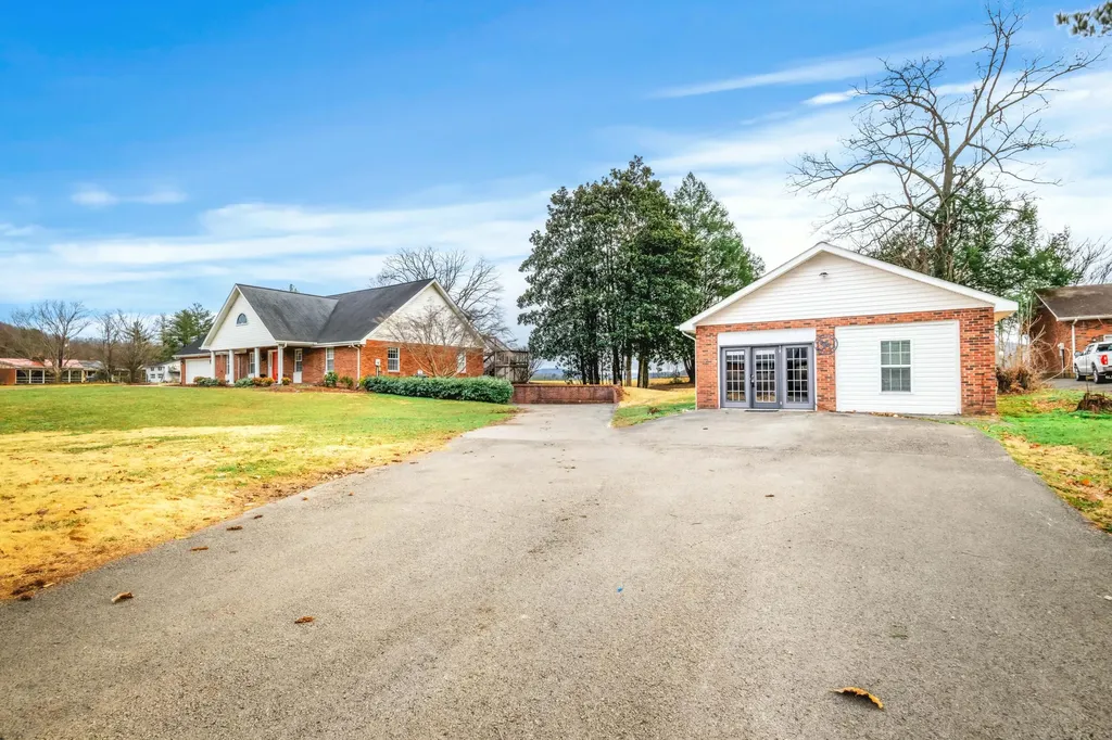 110 Locklin Drive Williamsburg KY 40769