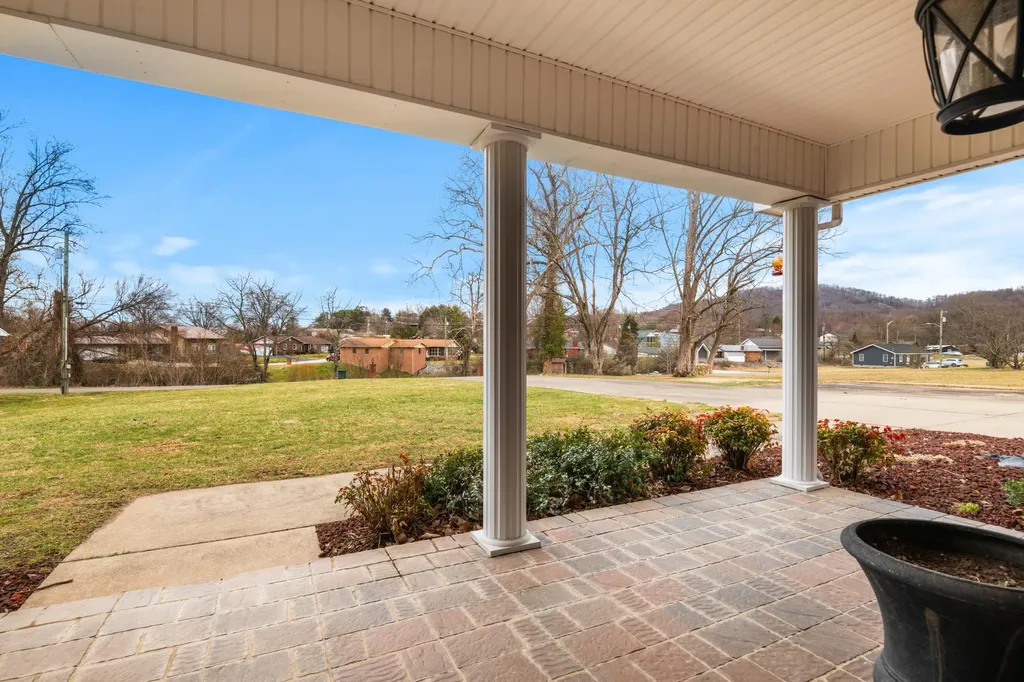 110 Locklin Drive Williamsburg KY 40769