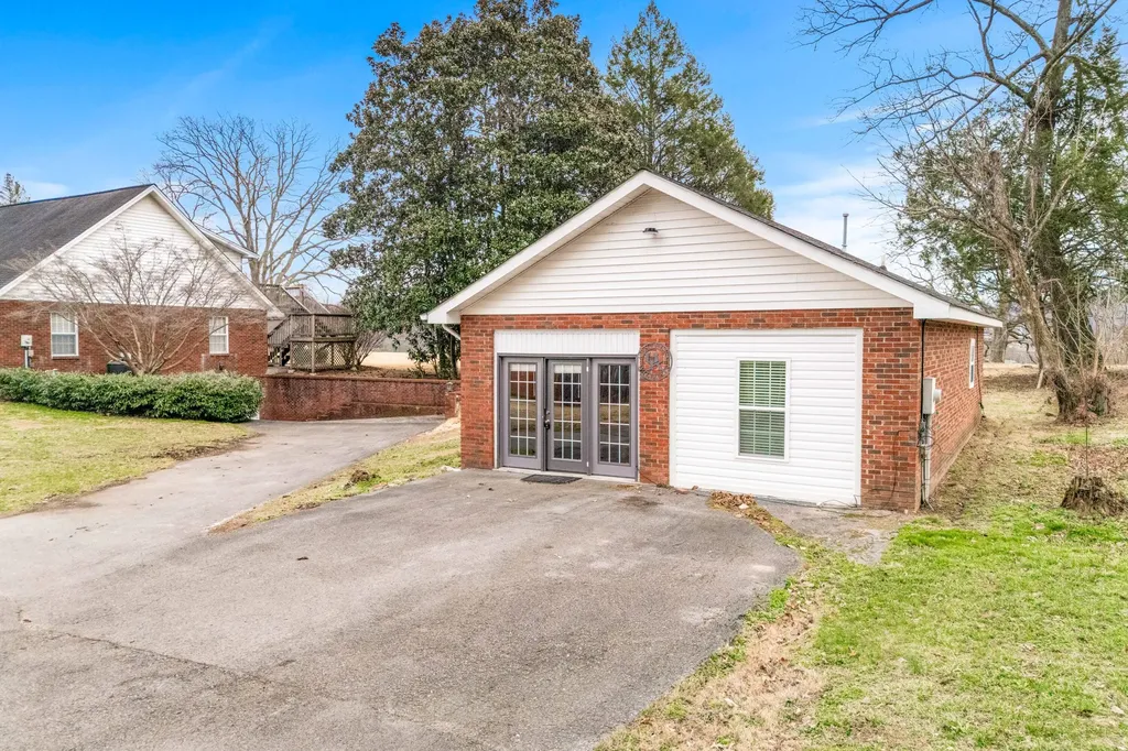 110 Locklin Drive Williamsburg KY 40769