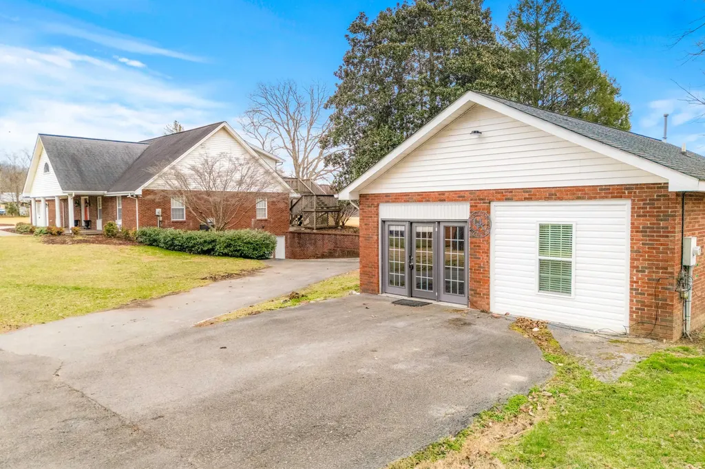 110 Locklin Drive Williamsburg KY 40769