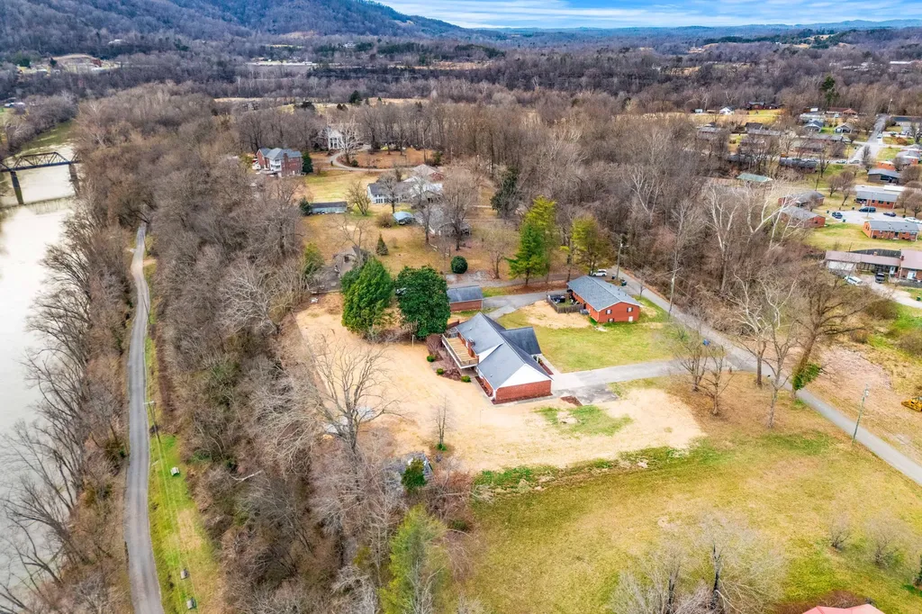 110 Locklin Drive Williamsburg KY 40769