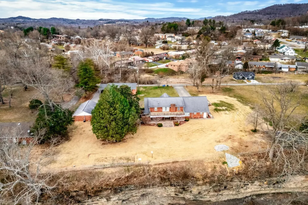 110 Locklin Drive Williamsburg KY 40769