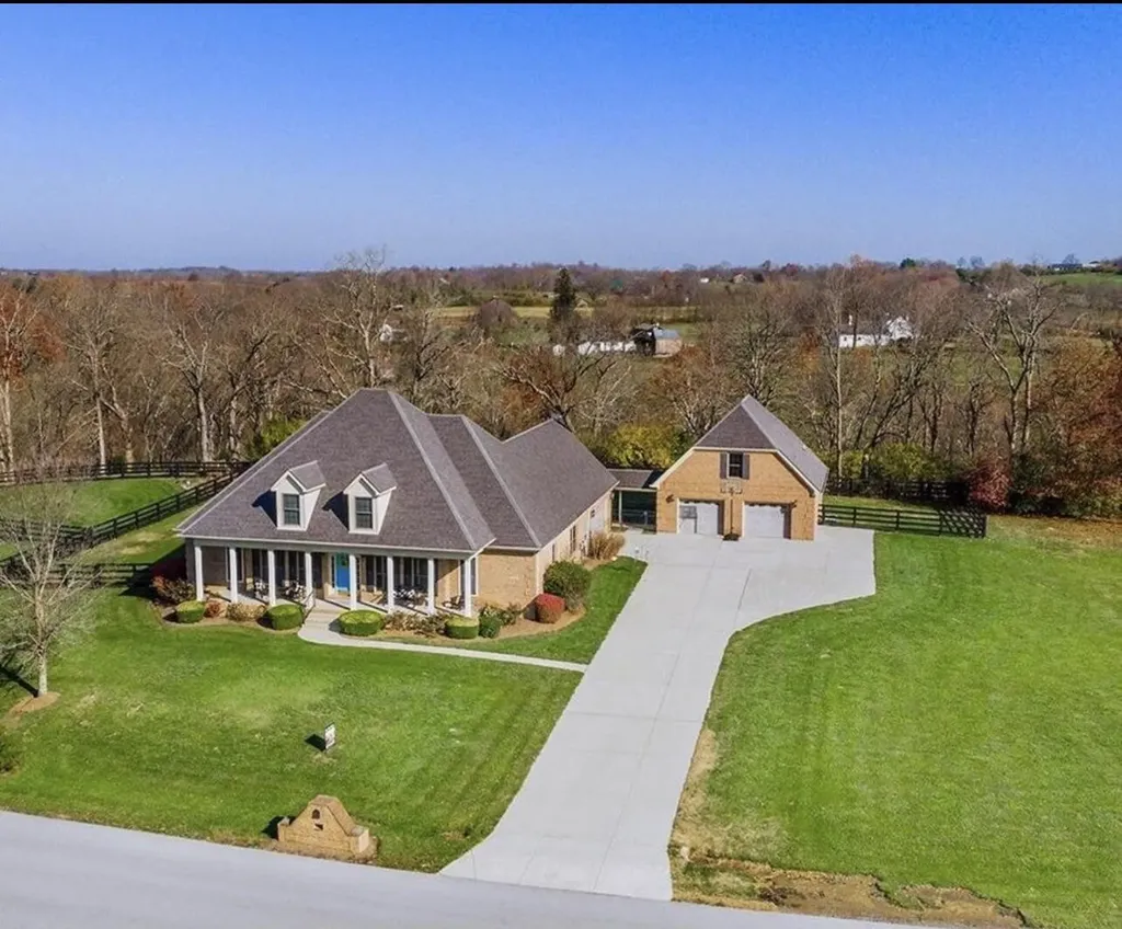 113 Whispering Brook Drive Nicholasville KY 40356