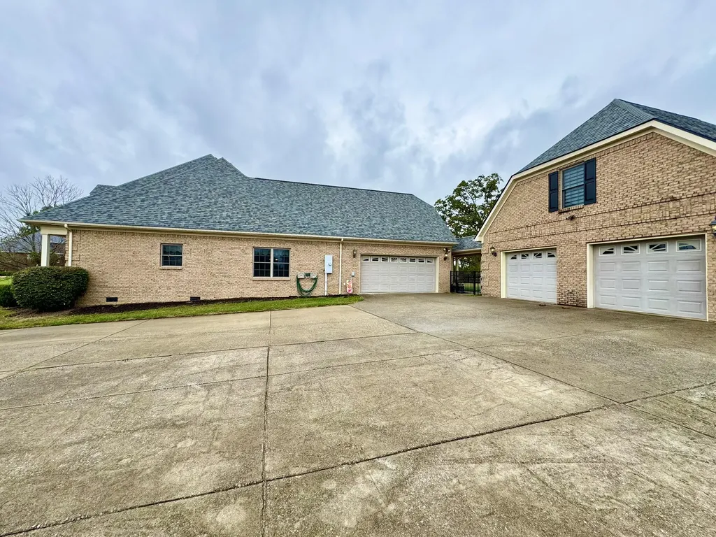 113 Whispering Brook Drive Nicholasville KY 40356