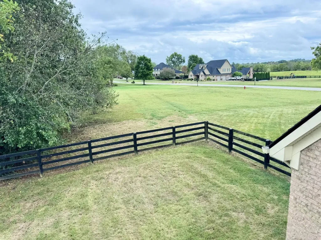 113 Whispering Brook Drive Nicholasville KY 40356
