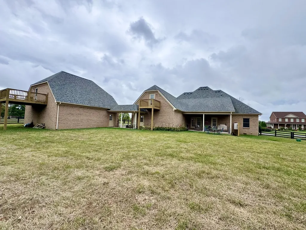 113 Whispering Brook Drive Nicholasville KY 40356
