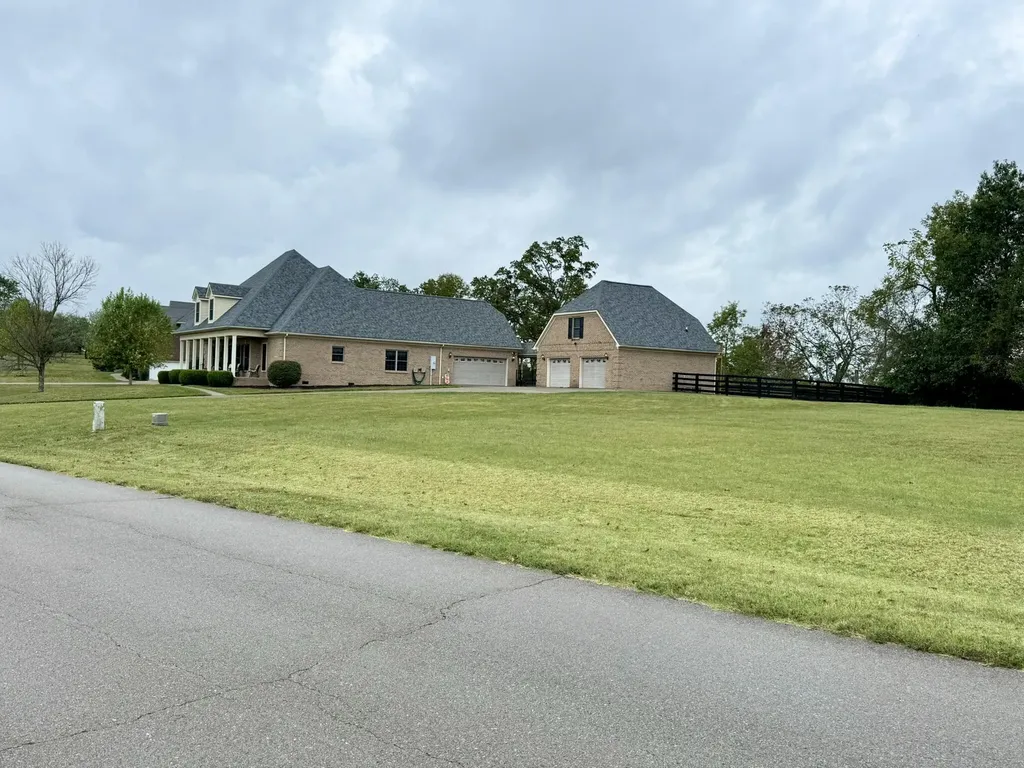 113 Whispering Brook Drive Nicholasville KY 40356