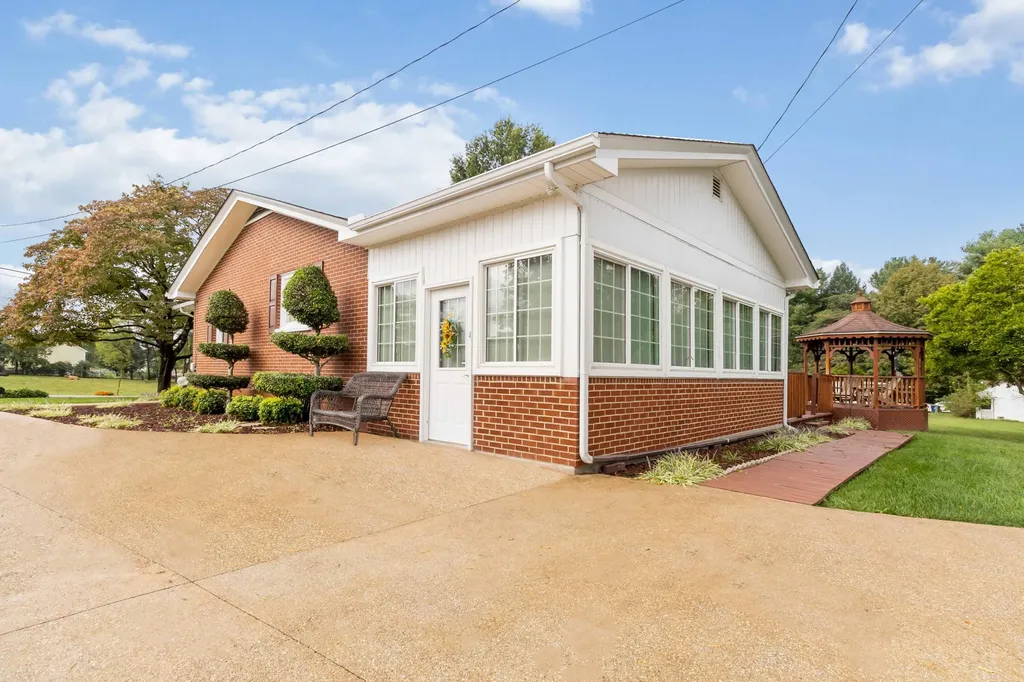 113 Perry Street Science Hill KY 42553