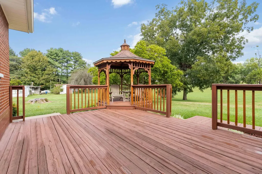 113 Perry Street Science Hill KY 42553