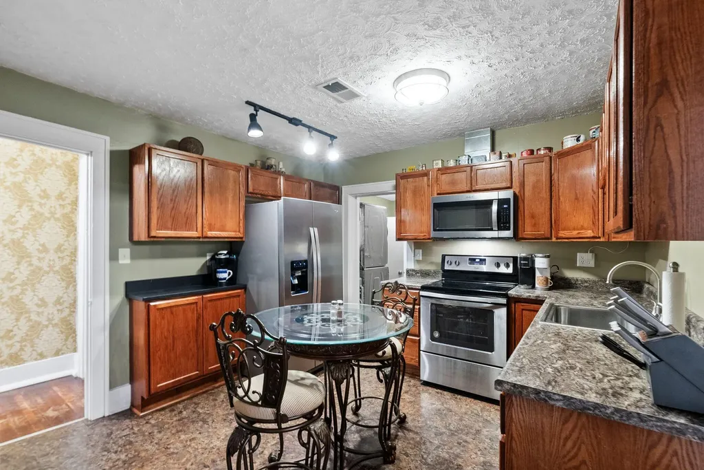 6198 Lexington Road Lancaster KY 40444