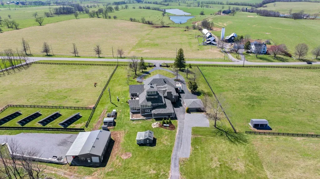 6198 Lexington Road Lancaster KY 40444