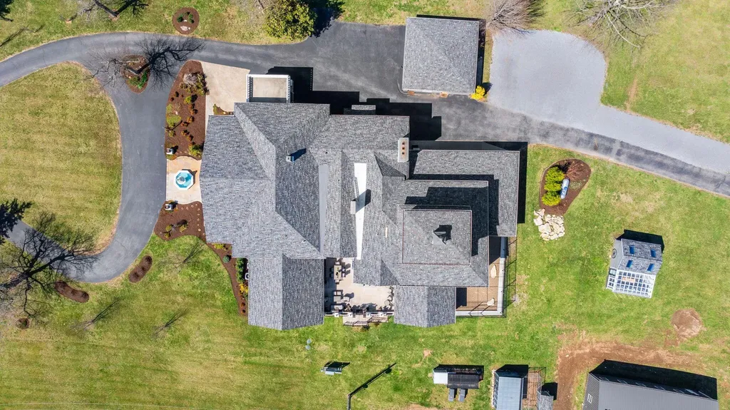 6198 Lexington Road Lancaster KY 40444
