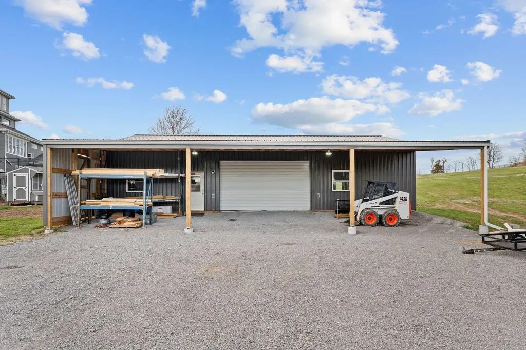 6198 Lexington Road Lancaster KY 40444