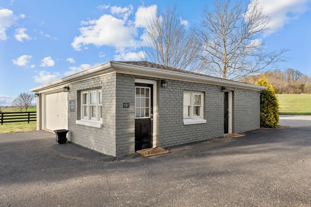 6198 Lexington Road Lancaster KY 40444