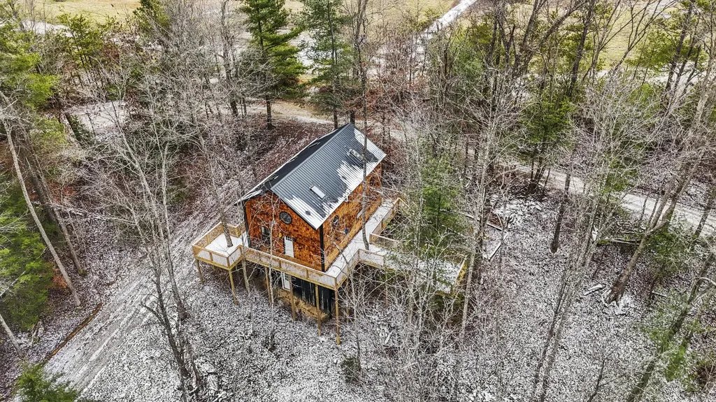 30 W Spencer Road Campton KY 41301