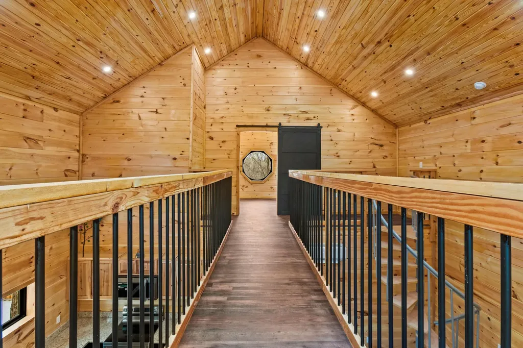 30 W Spencer Road Campton KY 41301