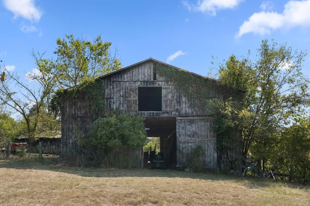 3890 Oregon Road Versailles KY 40383