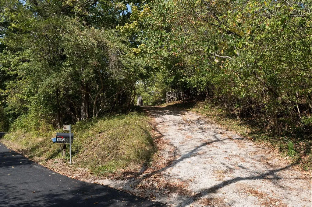 3890 Oregon Road Versailles KY 40383