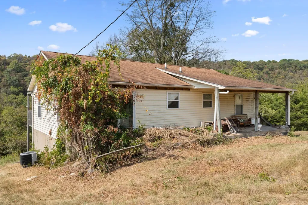 3890 Oregon Road Versailles KY 40383