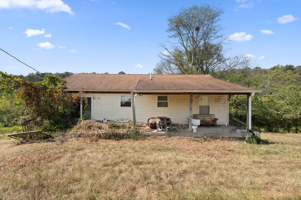 3890 Oregon Road Versailles KY 40383