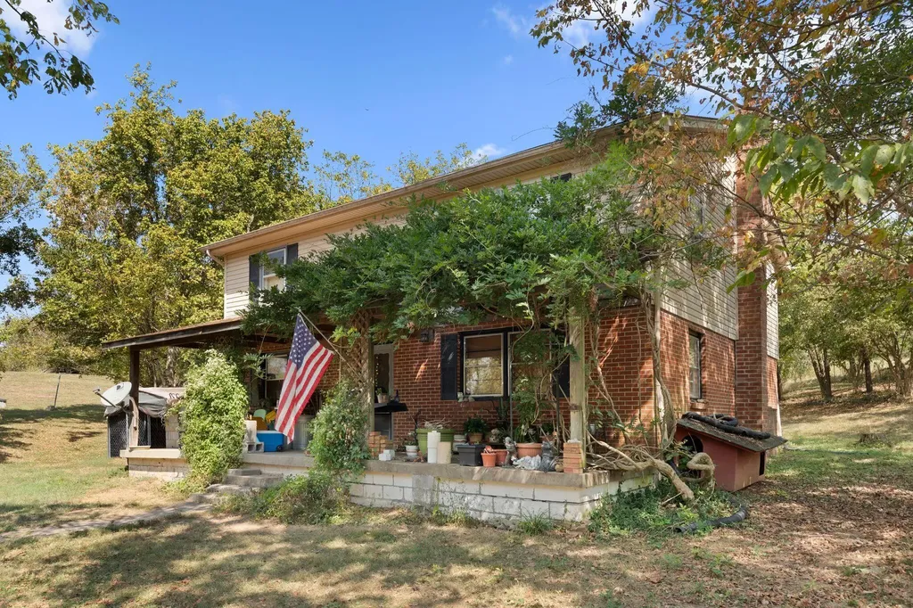 3890 Oregon Road Versailles KY 40383