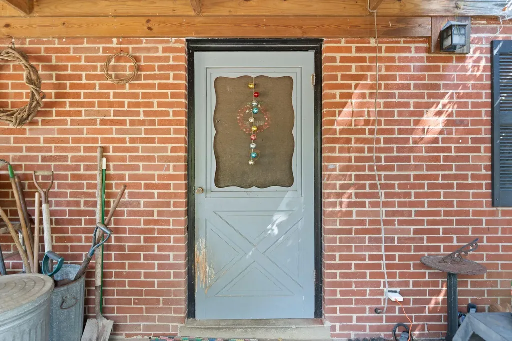 3890 Oregon Road Versailles KY 40383