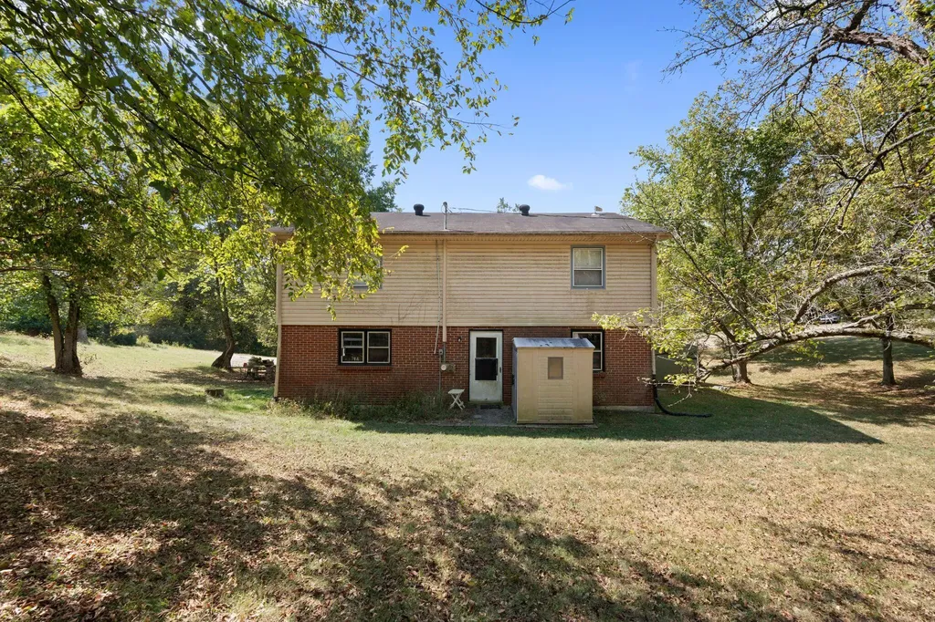 3890 Oregon Road Versailles KY 40383