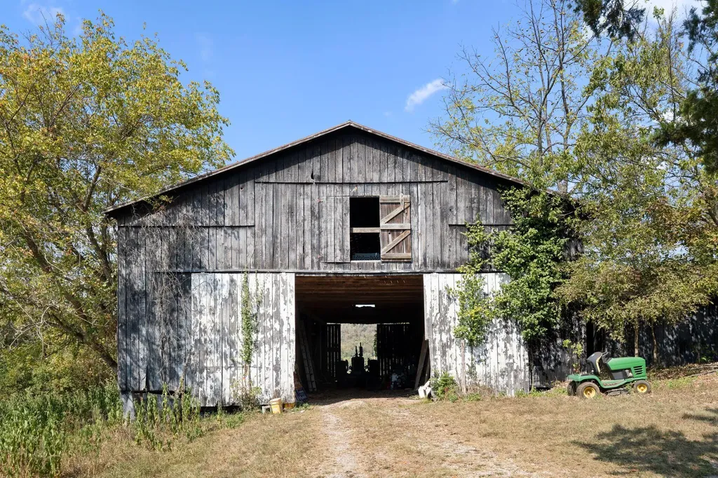 3890 Oregon Road Versailles KY 40383