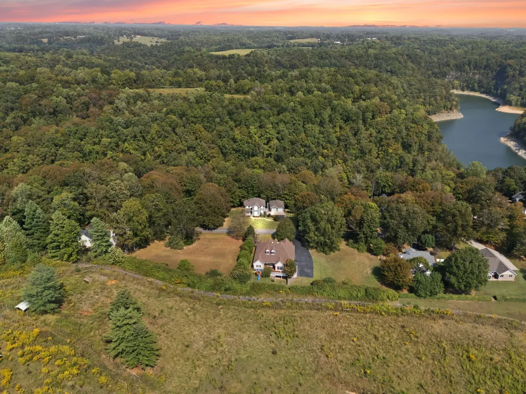 522 Lakeview Drive Jamestown KY 42629