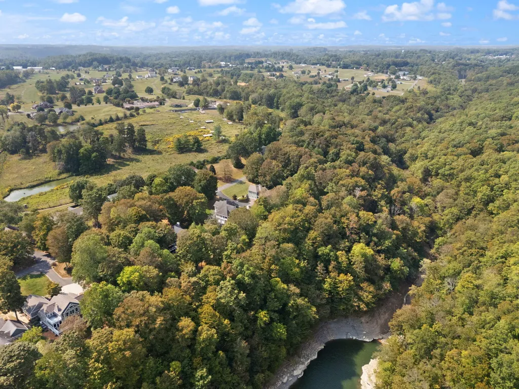 522 Lakeview Drive Jamestown KY 42629