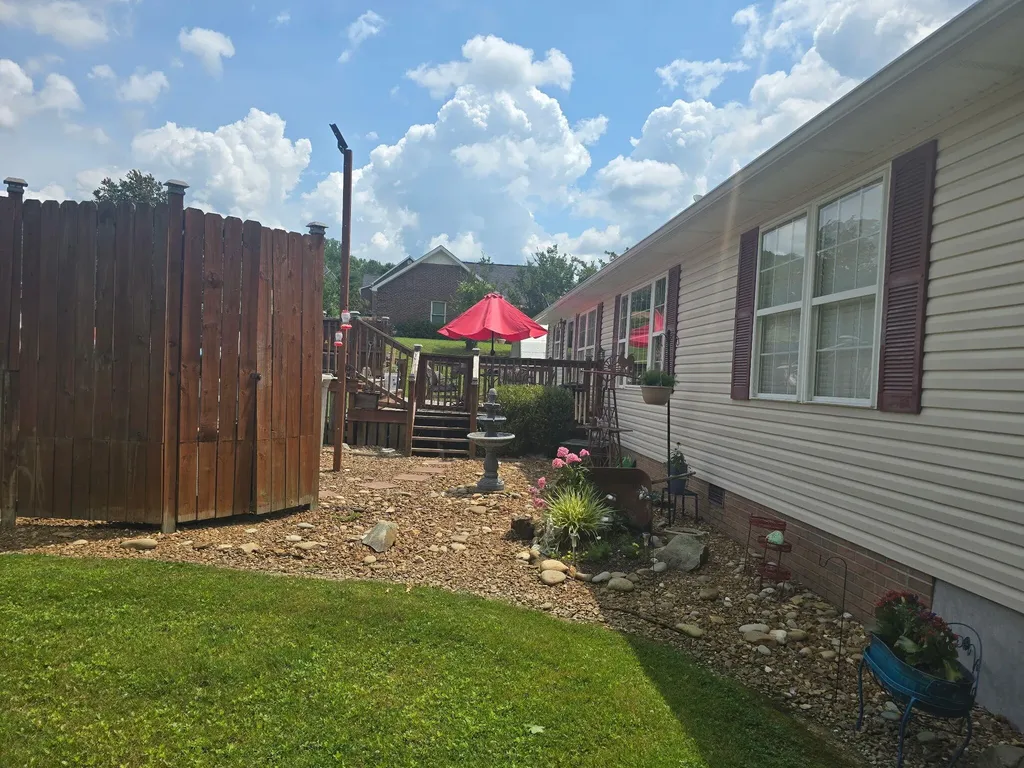 25 Red Oak Drive Barbourville KY 40906