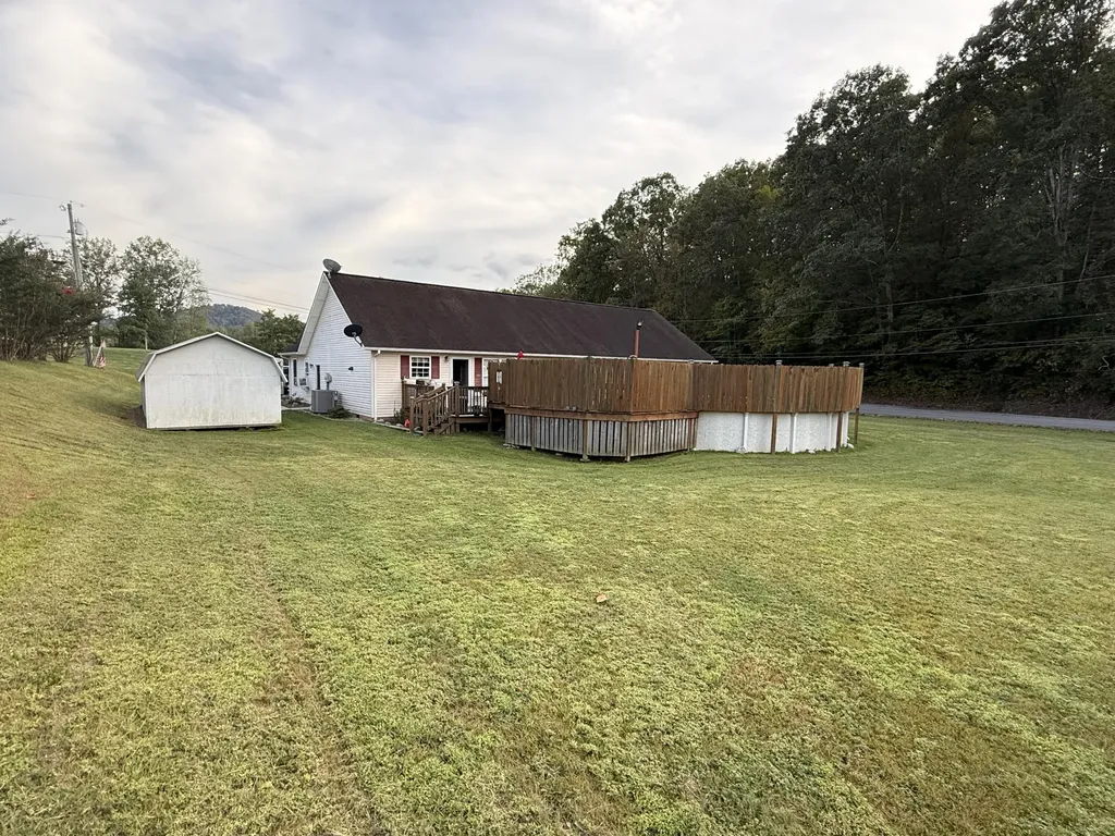 25 Red Oak Drive Barbourville KY 40906