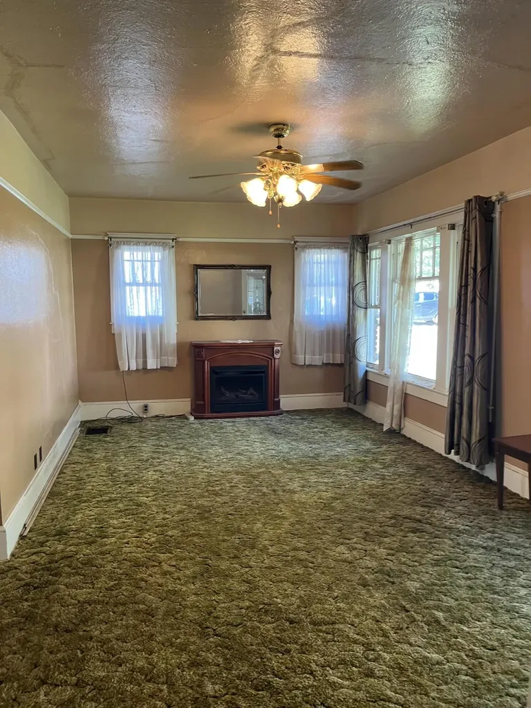 902 Oak Street Cumberland KY 40823