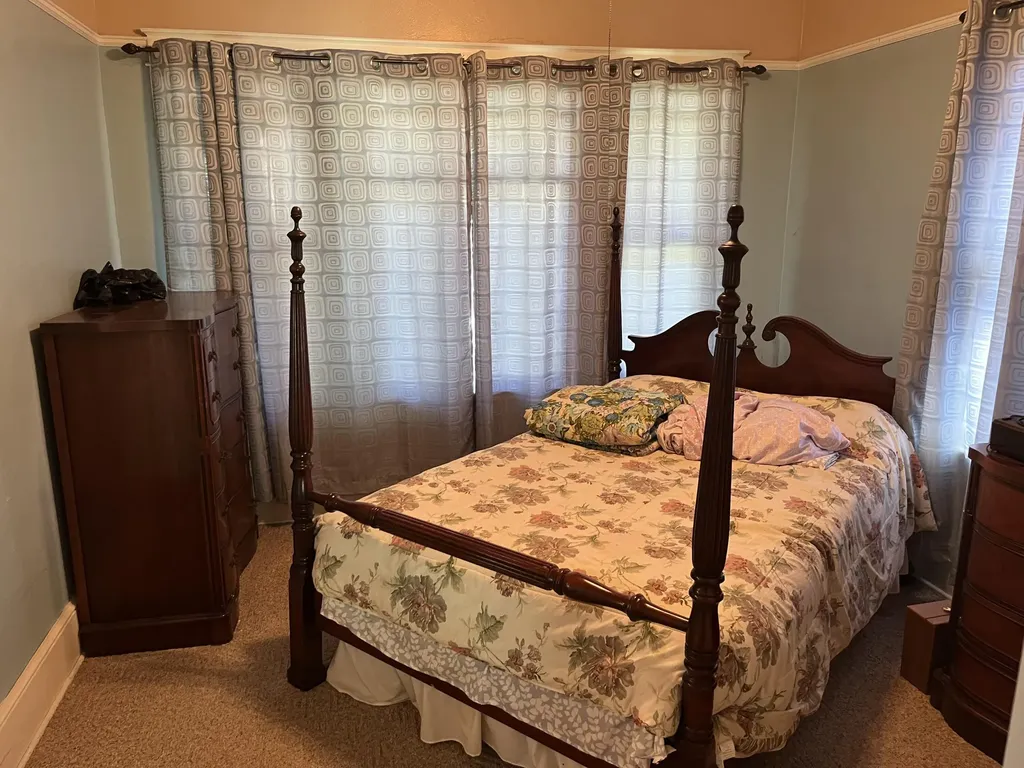 902 Oak Street Cumberland KY 40823