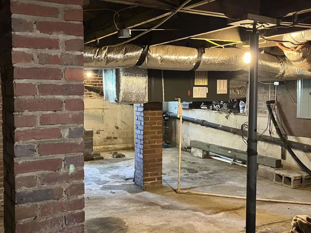 902 Oak Street Cumberland KY 40823