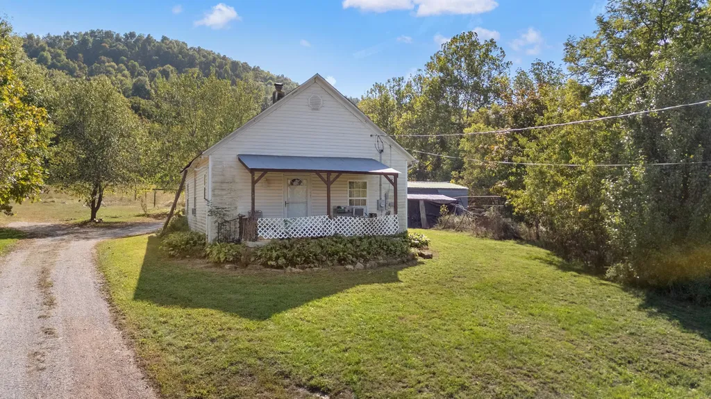 2640 Dreyfus Road Waco KY 40385