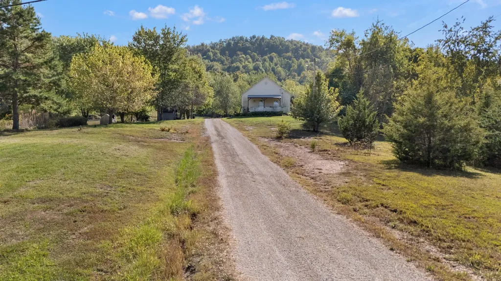 2640 Dreyfus Road Waco KY 40385